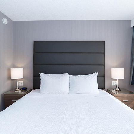 Sandman Hotel Edmonton West Экстерьер фото