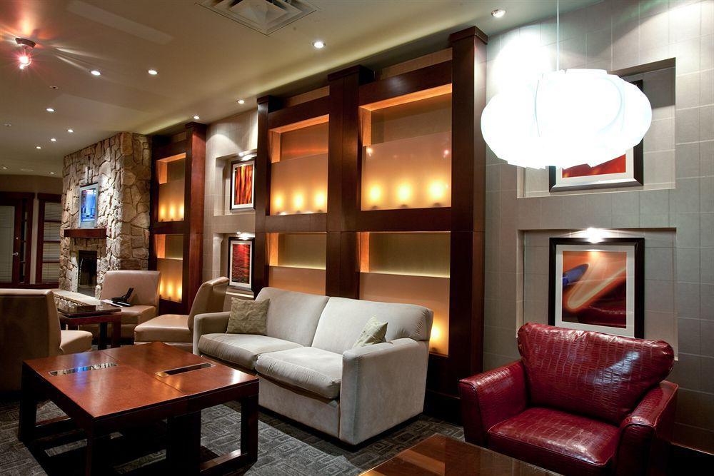 Sandman Hotel Edmonton West Экстерьер фото