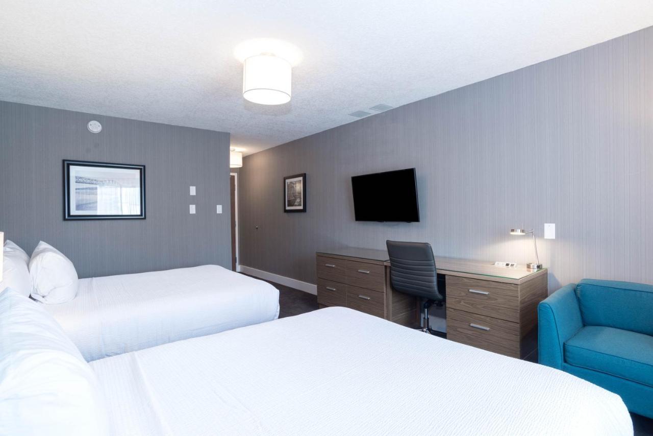 Sandman Hotel Edmonton West Экстерьер фото