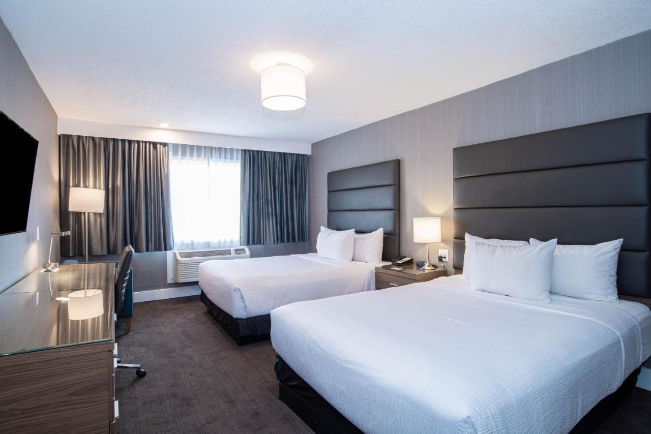 Sandman Hotel Edmonton West Экстерьер фото