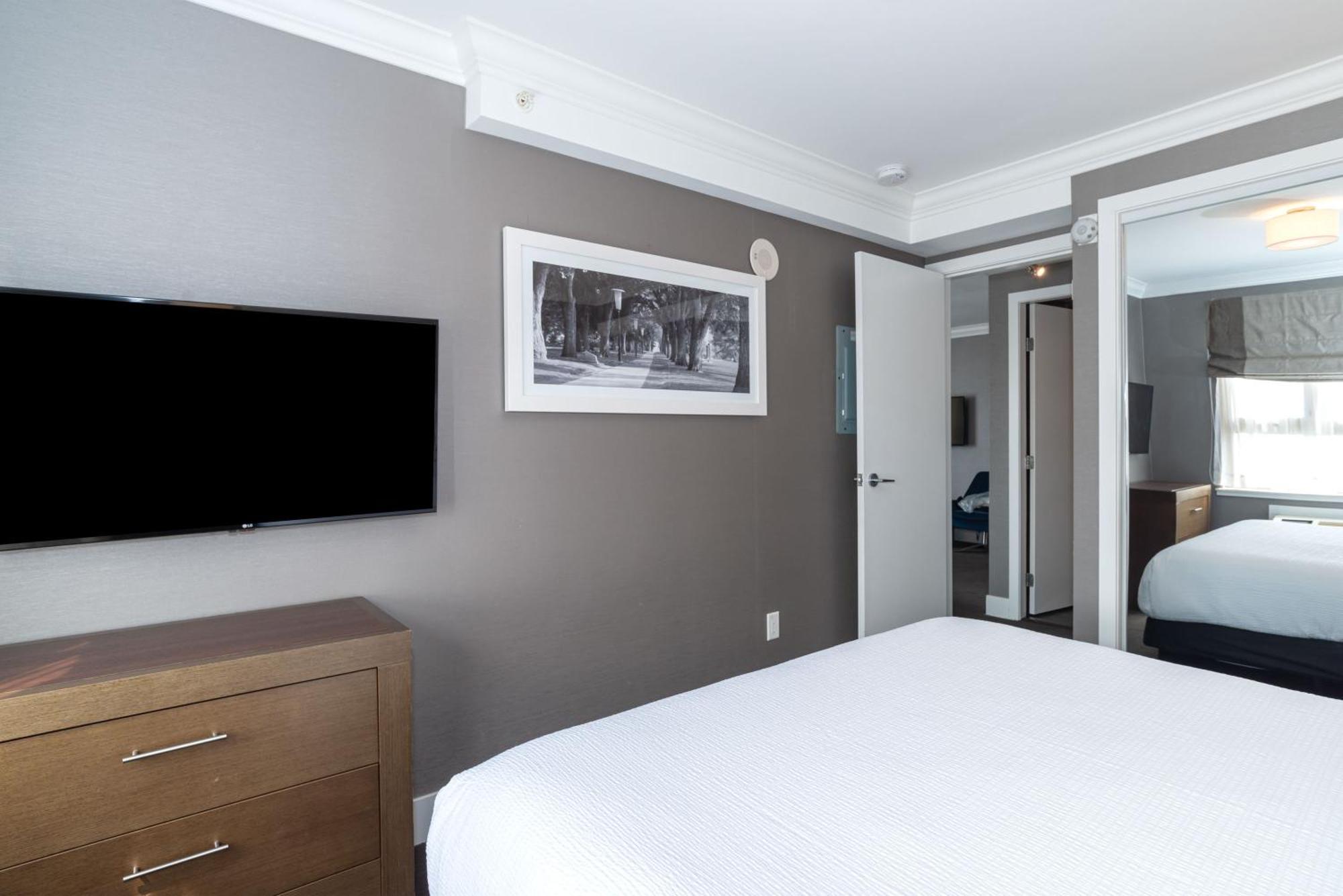 Sandman Hotel Edmonton West Экстерьер фото