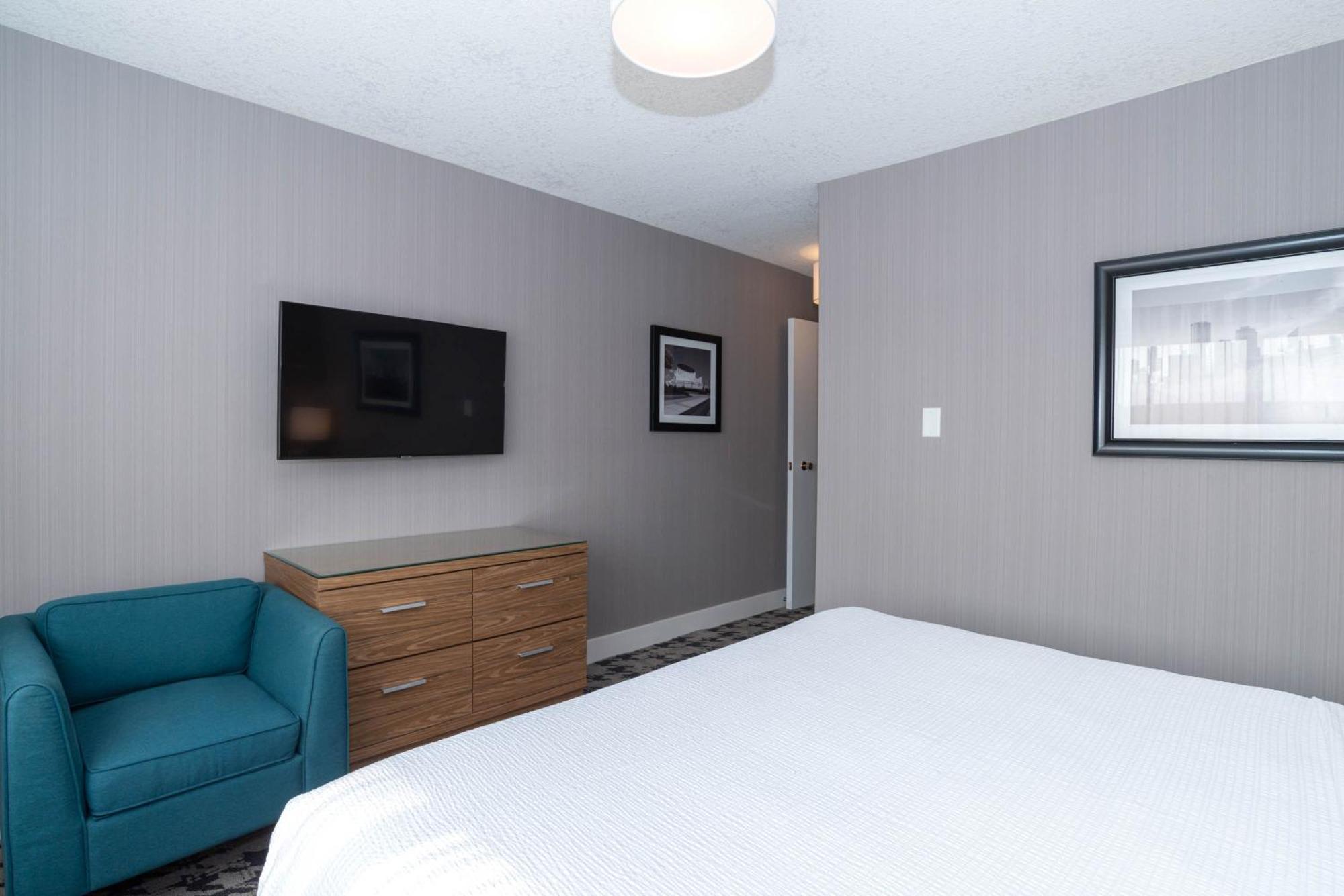 Sandman Hotel Edmonton West Экстерьер фото