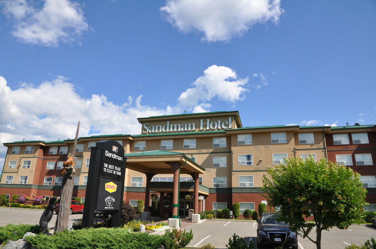 Sandman Hotel Edmonton West Экстерьер фото